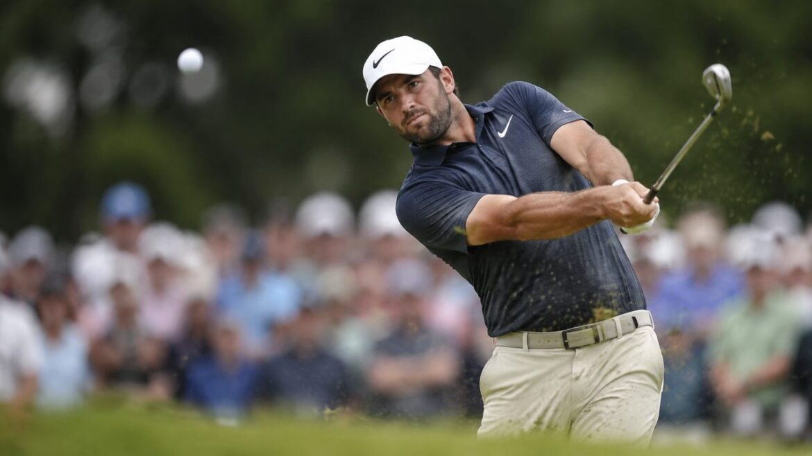 Charlie Woods i hole-in-one w Orlando